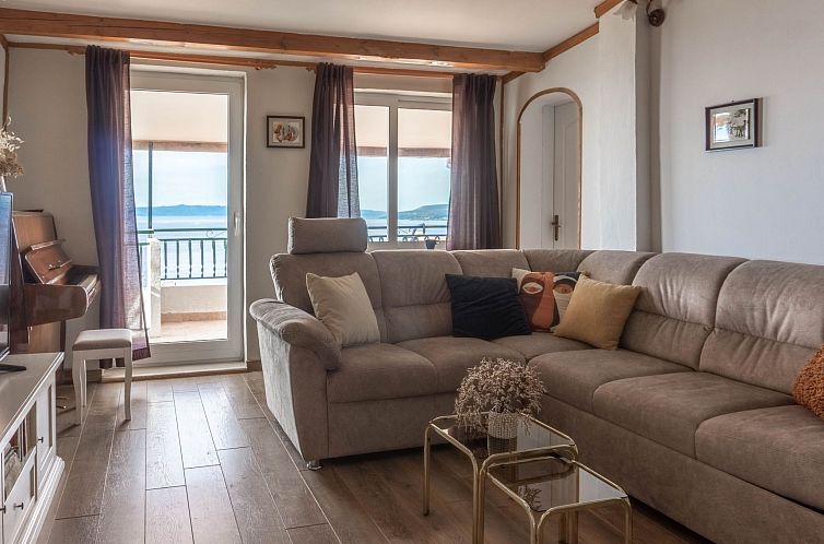 Vakantiehuis Schönes Haus in Makarska mit privatem Parkplat