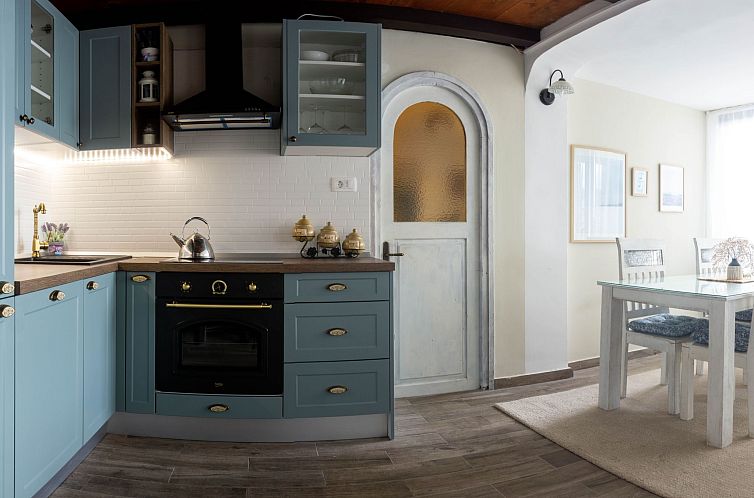 Vakantiehuis Schönes Haus in Makarska mit privatem Parkplat