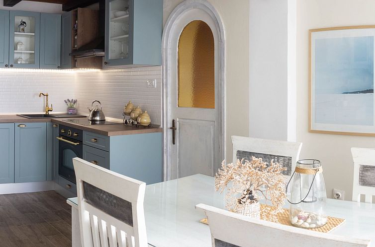 Vakantiehuis Schönes Haus in Makarska mit privatem Parkplat