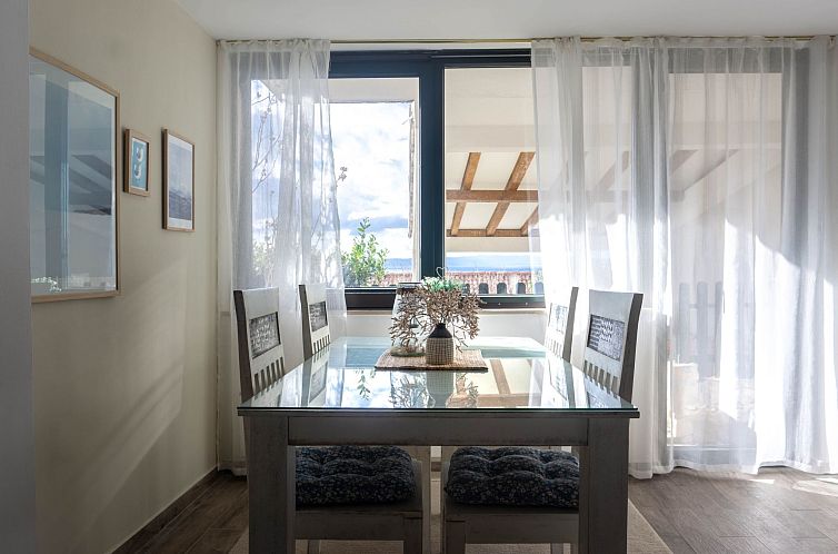 Vakantiehuis Schönes Haus in Makarska mit privatem Parkplat