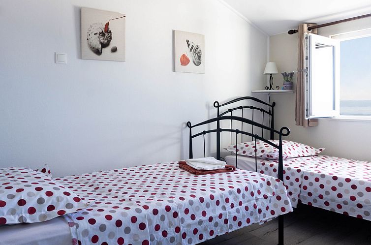 Vakantiehuis Schönes Haus in Makarska mit privatem Parkplat