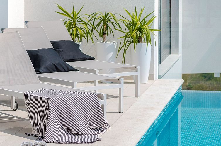 Vakantiehuis Schöne Villa Zvizdan mit Infinity-Pool