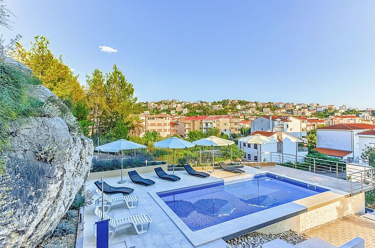 Vakantiehuis "Villa Rock" mit Blick auf das Wasser