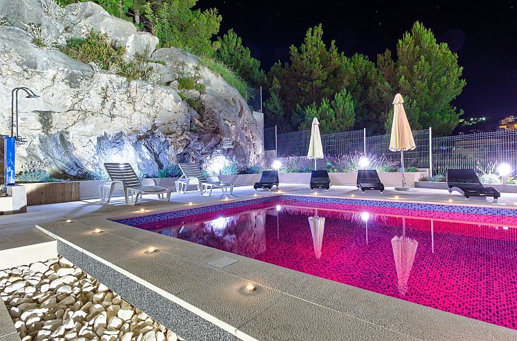 Vakantiehuis "Villa Rock" mit Blick auf das Wasser