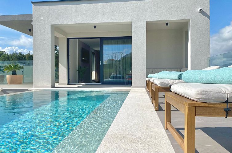 Vakantiehuis Villa mit beheiztem Infinity-Pool und Massaged?