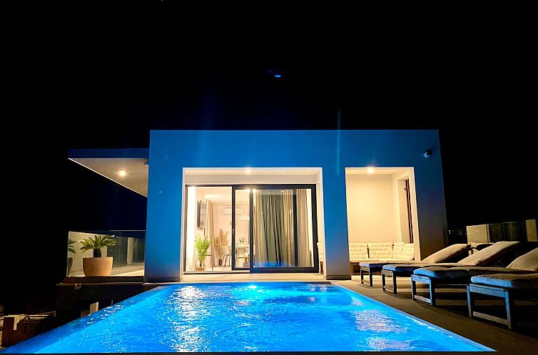 Vakantiehuis Villa mit beheiztem Infinity-Pool und Massaged?