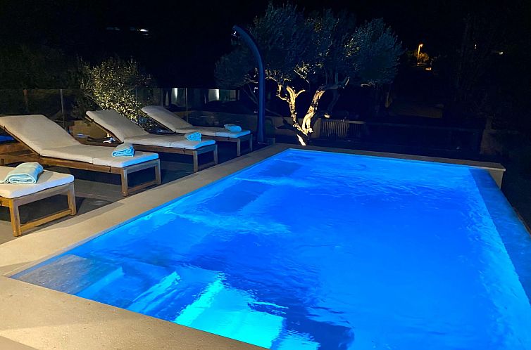 Vakantiehuis Villa mit beheiztem Infinity-Pool und Massaged?