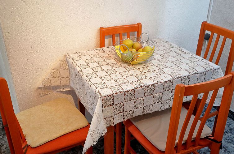 Appartement für sechs Personen mit Terrasse