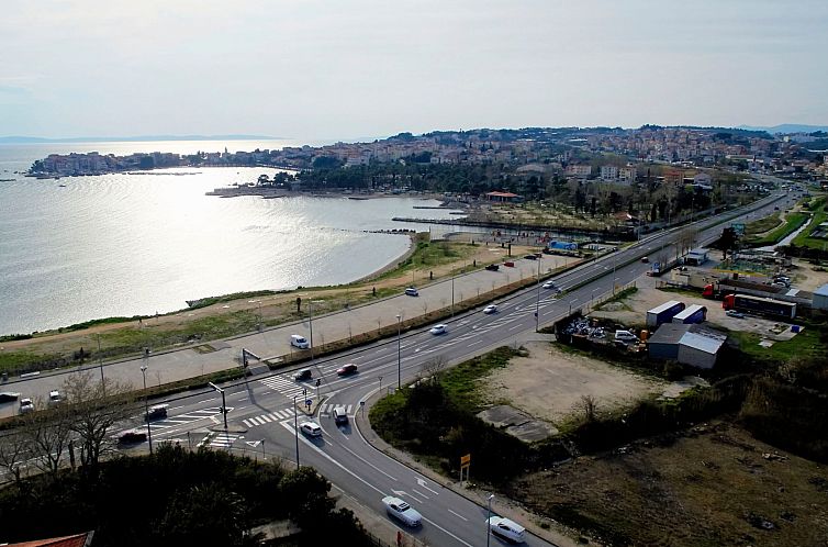 Appartement für sechs Personen mit Terrasse