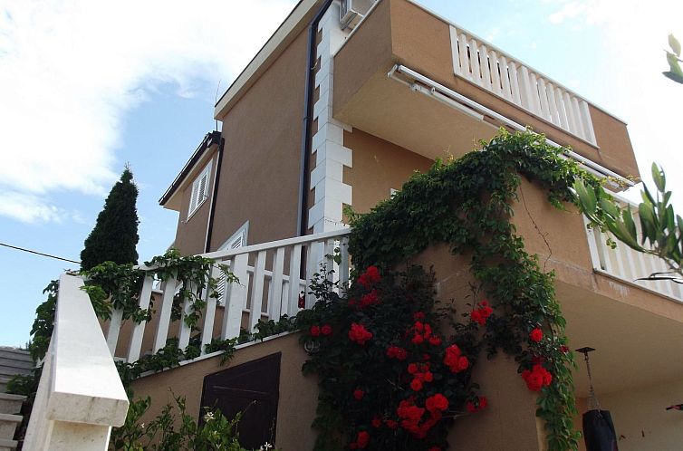 Vakantiehuis "Villa Petar" mit Infinity Pool
