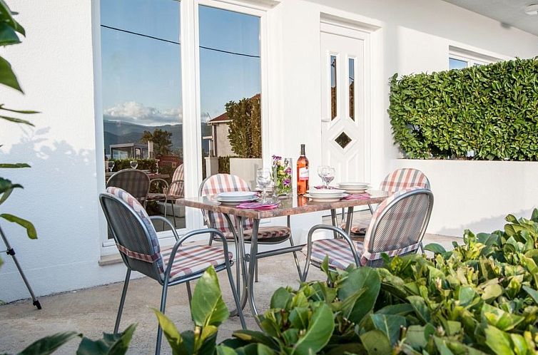 Appartement Moderne Ferienwohnung mit Meerblick