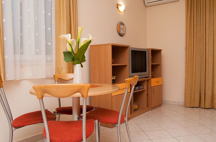 Appartement Modern eingerichtete Ferienwohnung orange