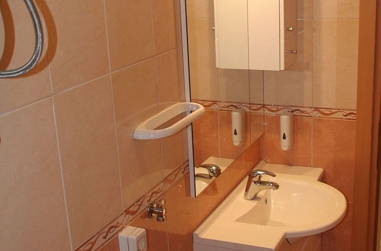 Appartement Modern eingerichtete Ferienwohnung orange