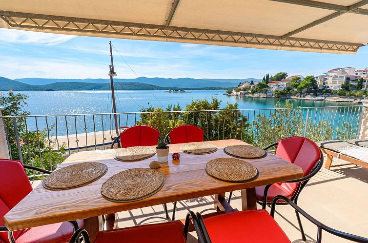 Vakantiehuis "Haus Gluscevic" direkt am Strand