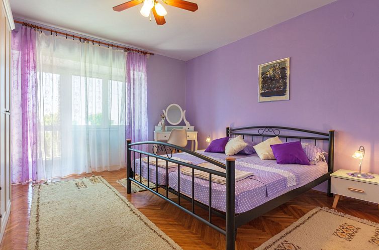 Vakantiehuis Maric mit Terrasse und Balkon