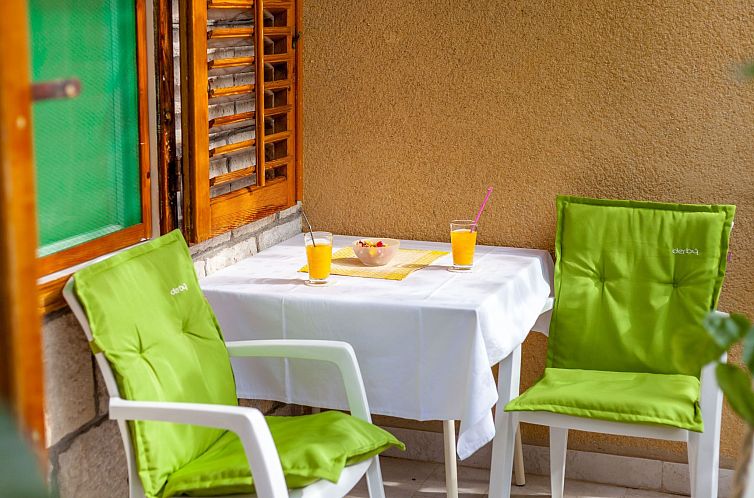 Vakantiehuis Maric mit Terrasse und Balkon