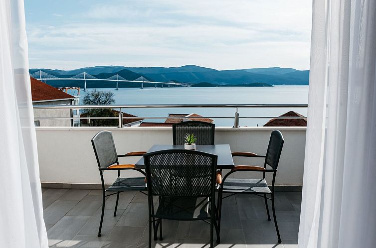 Appartement "Gray" mit Blick auf das Wasser