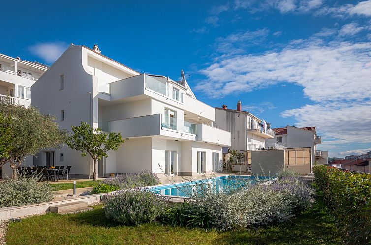 Unterkunft 1032442 - Ferienhaus Dalmatien - Vakantiehuis Ferienvilla "Elena" mit eigenem Pool