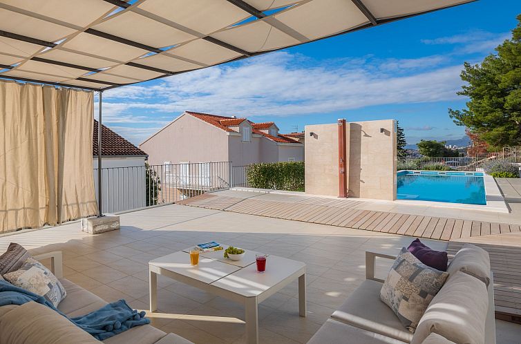 Vakantiehuis Ferienvilla "Elena" mit eigenem Pool