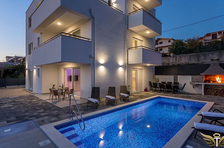 Unterkunft 1032452 - Ferienhaus Dalmatien - Vakantiehuis in Podstrana mit Privatem Pool