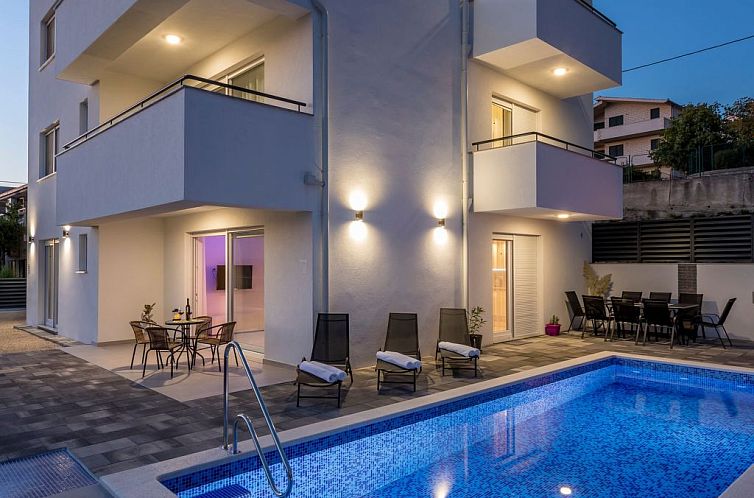 Vakantiehuis in Podstrana mit Privatem Pool