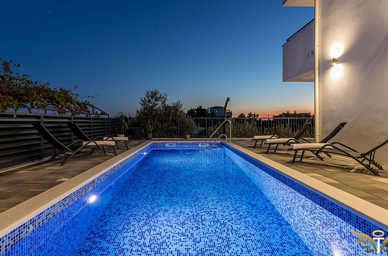 Vakantiehuis in Podstrana mit Privatem Pool