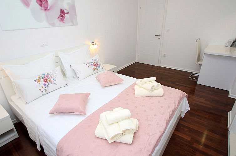 Vakantiehuis Villa Domus mit privatem beheiztem Infinity-Poo
