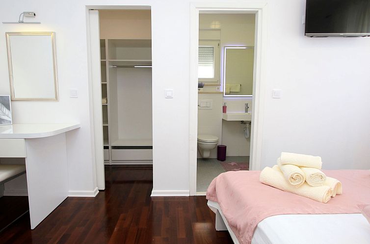 Vakantiehuis Villa Domus mit privatem beheiztem Infinity-Poo