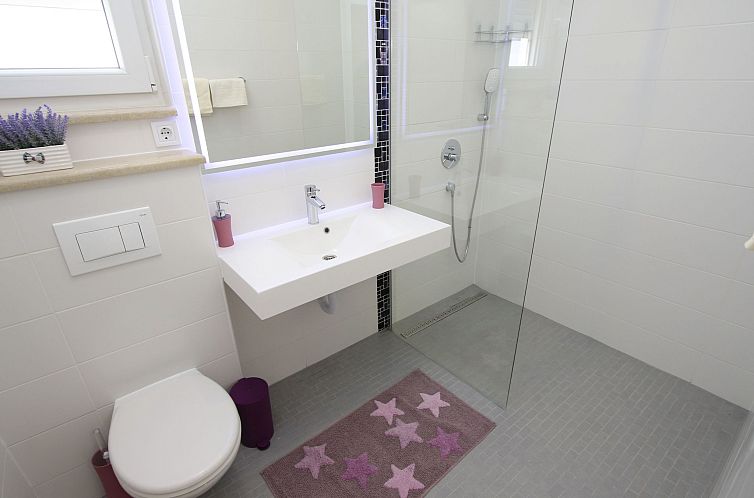 Vakantiehuis Villa Domus mit privatem beheiztem Infinity-Poo