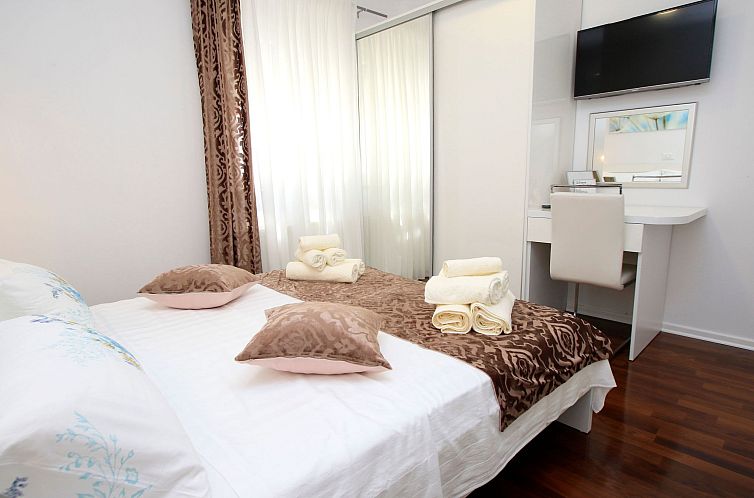 Vakantiehuis Villa Domus mit privatem beheiztem Infinity-Poo