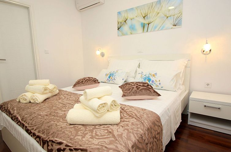 Vakantiehuis Villa Domus mit privatem beheiztem Infinity-Poo