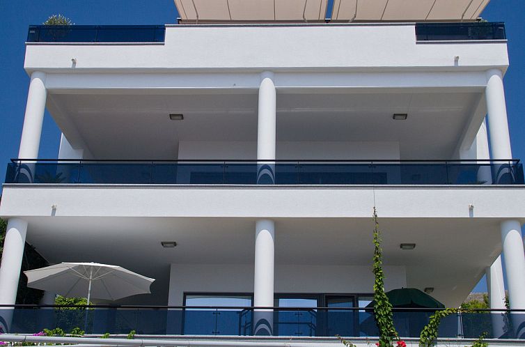 Vakantiehuis Charmantes Ferienhaus mit grünem Garten