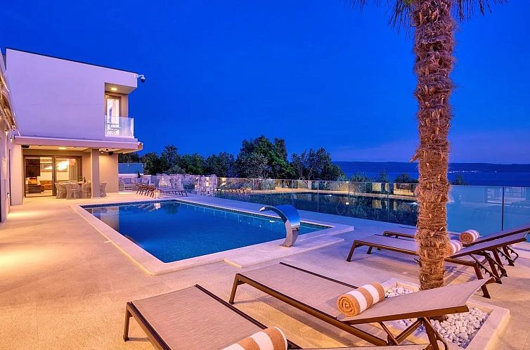 Vakantiehuis Exklusive Villa Magic mit beheiztem Pool und Sa