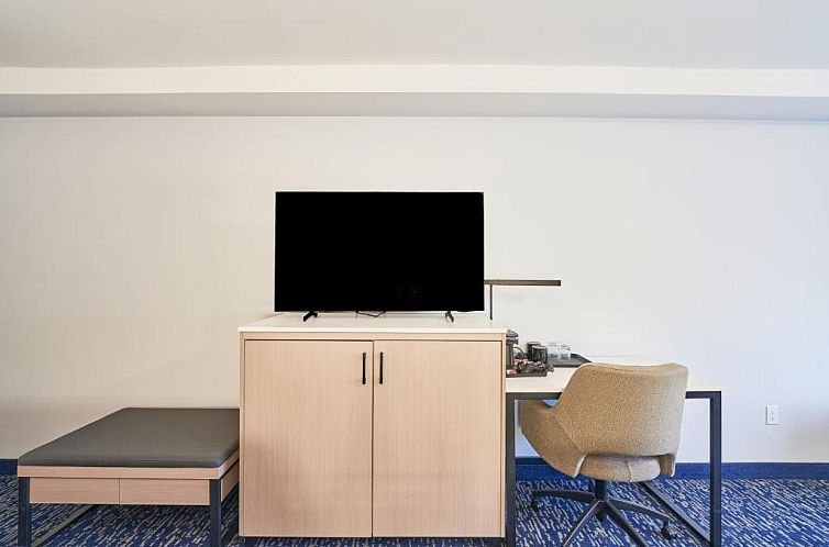 All Seasons Inn & Suites