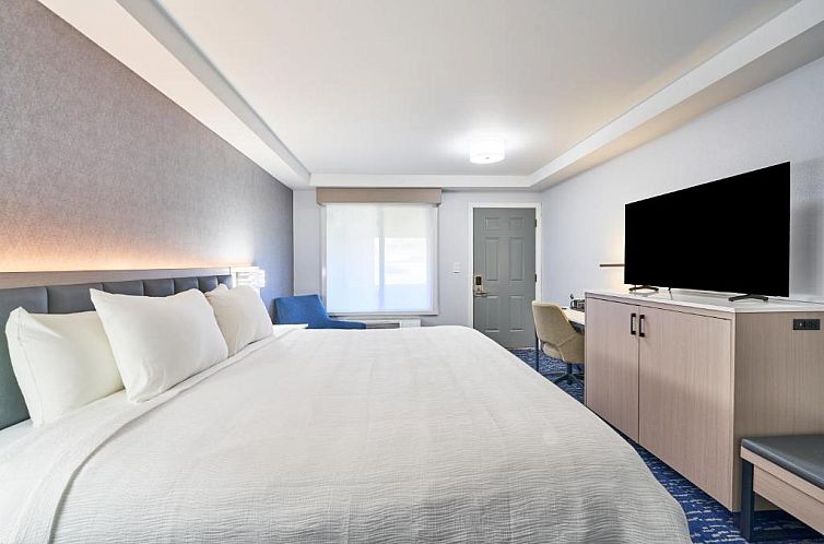 All Seasons Inn & Suites