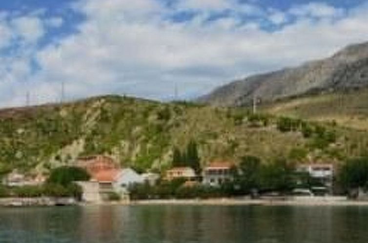 Appartement Große Ferienwohnung in Duće mit Privatem Balko