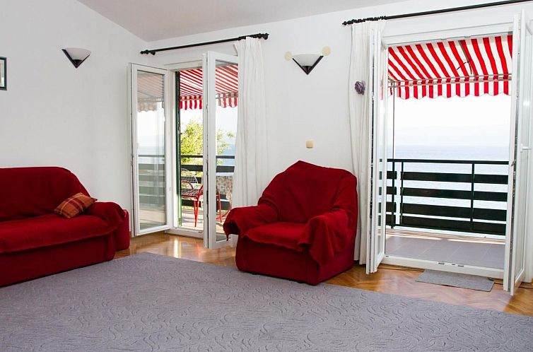 Appartement Große Ferienwohnung in Duće mit Privatem Balko