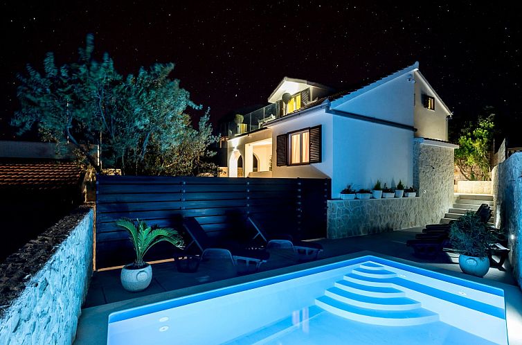 Vakantiehuis mit Privatpool für 9 Personen ca. 95 m&sup2; i