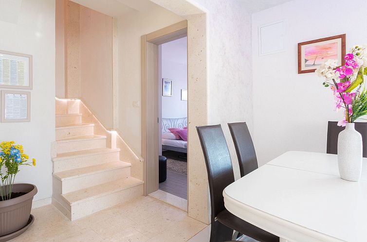 Vakantiehuis mit Privatpool für 9 Personen ca. 95 m&sup2; i