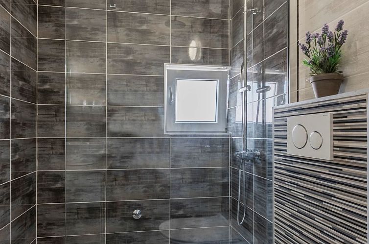 Vakantiehuis mit Privatpool für 9 Personen ca. 95 m&sup2; i