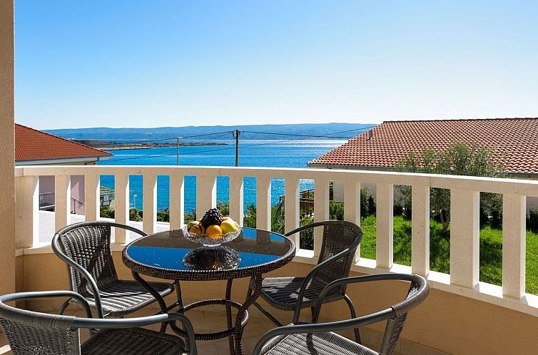 Unterkunft 10325106 - Appartement Dalmatien - Appartement in Dugi Rat mit Großer Terrasse