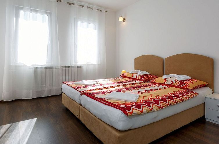 Appartement in Dugi Rat mit Großer Terrasse