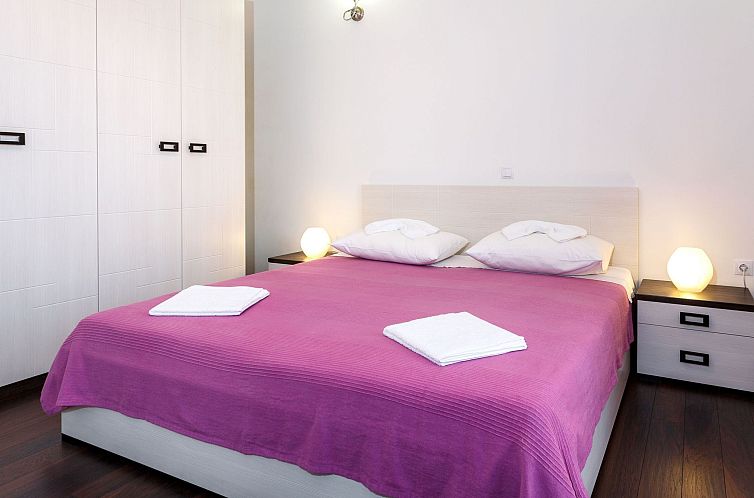 Appartement Wohnung in Dugi Rat mit Großer Terrasse