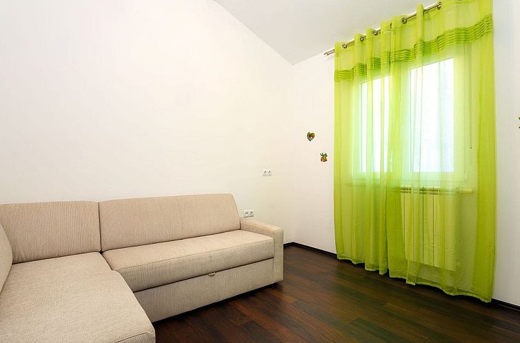 Appartement Wohnung in Dugi Rat mit Großer Terrasse