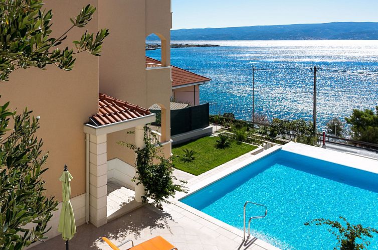 Appartement Wohnung in Dugi Rat mit Großer Terrasse