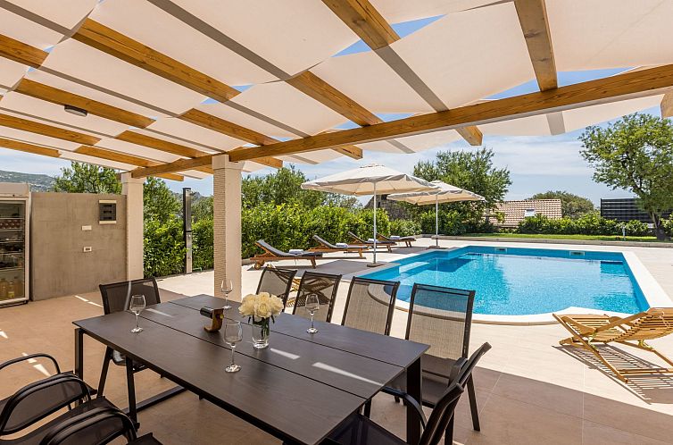 Vakantiehuis Villa Melki mit großem Privatpool