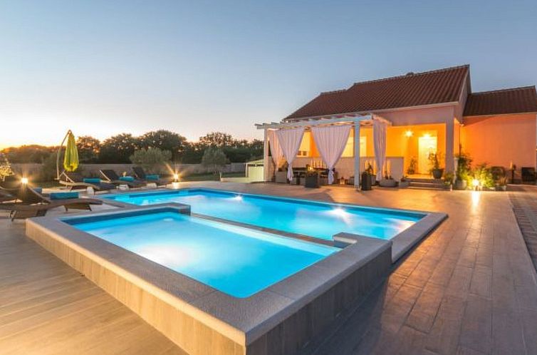 Unterkunft 10327003 - Ferienhaus Dalmatien - Vakantiehuis Beautiful villa Maris with pool