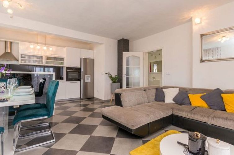 Vakantiehuis Beautiful villa Maris with pool