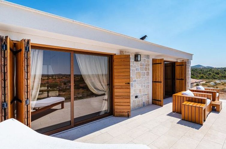 Vakantiehuis Villa Nena with heated pool, jacuzzi and sauna