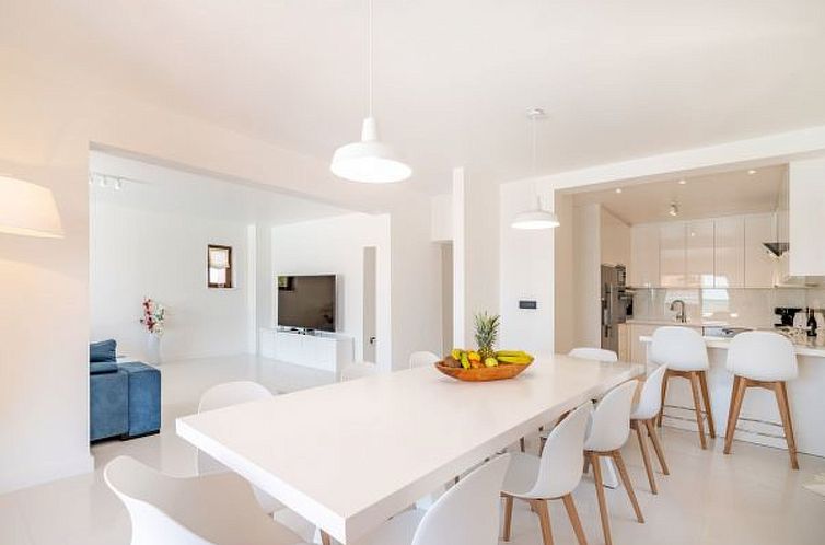 Vakantiehuis Villa Nena with heated pool, jacuzzi and sauna